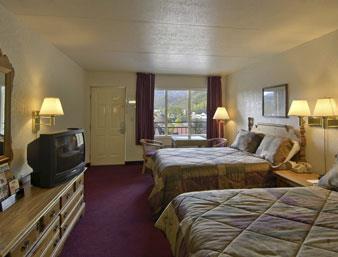 Clarion Pointe Downtown Hotel 2*