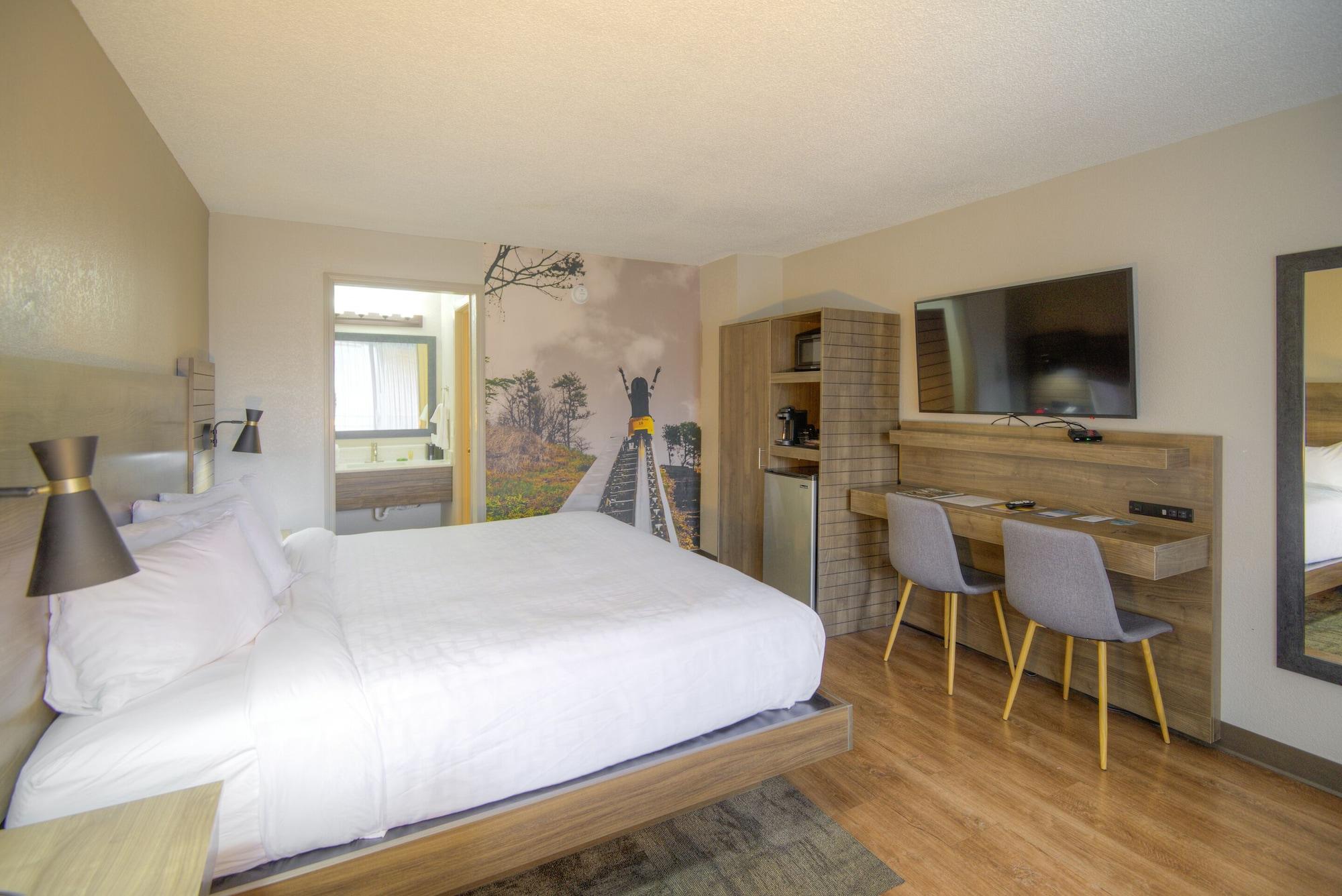 Clarion Pointe Downtown Hotel Gatlinburg