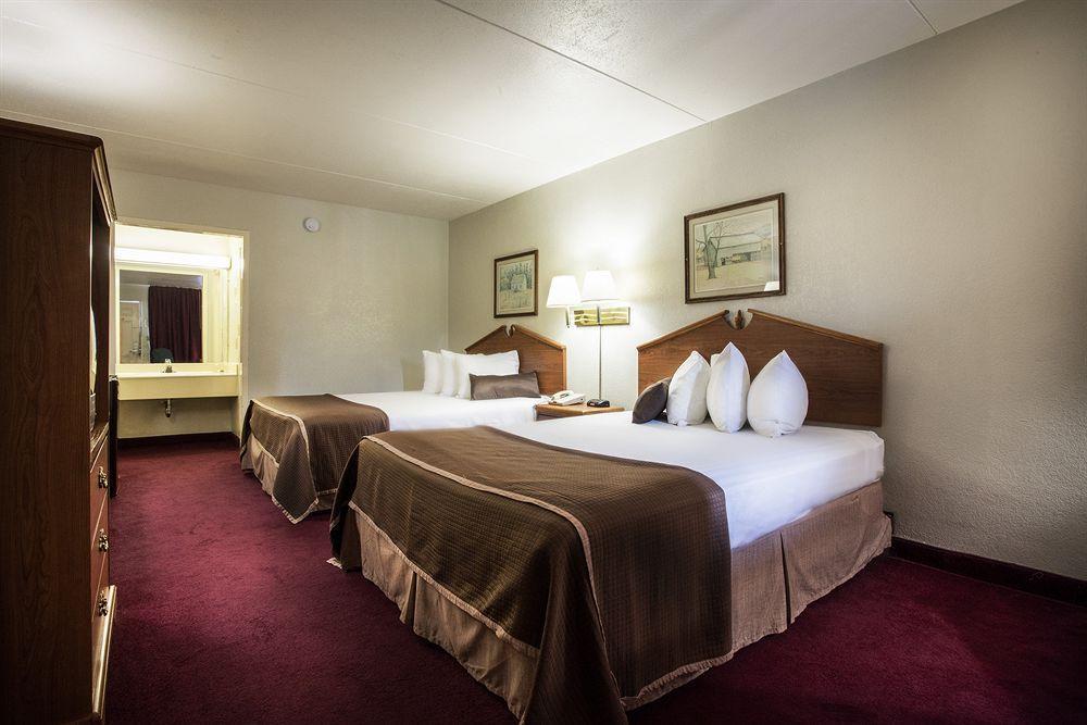 Hotel Clarion Pointe Downtown