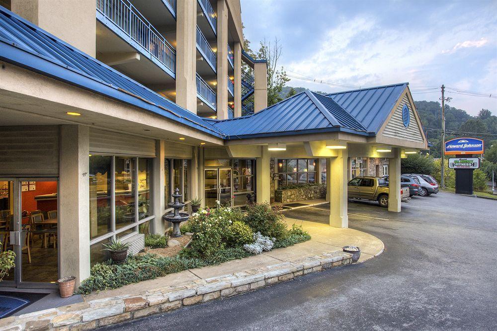 Clarion Pointe Downtown Hotel 2*