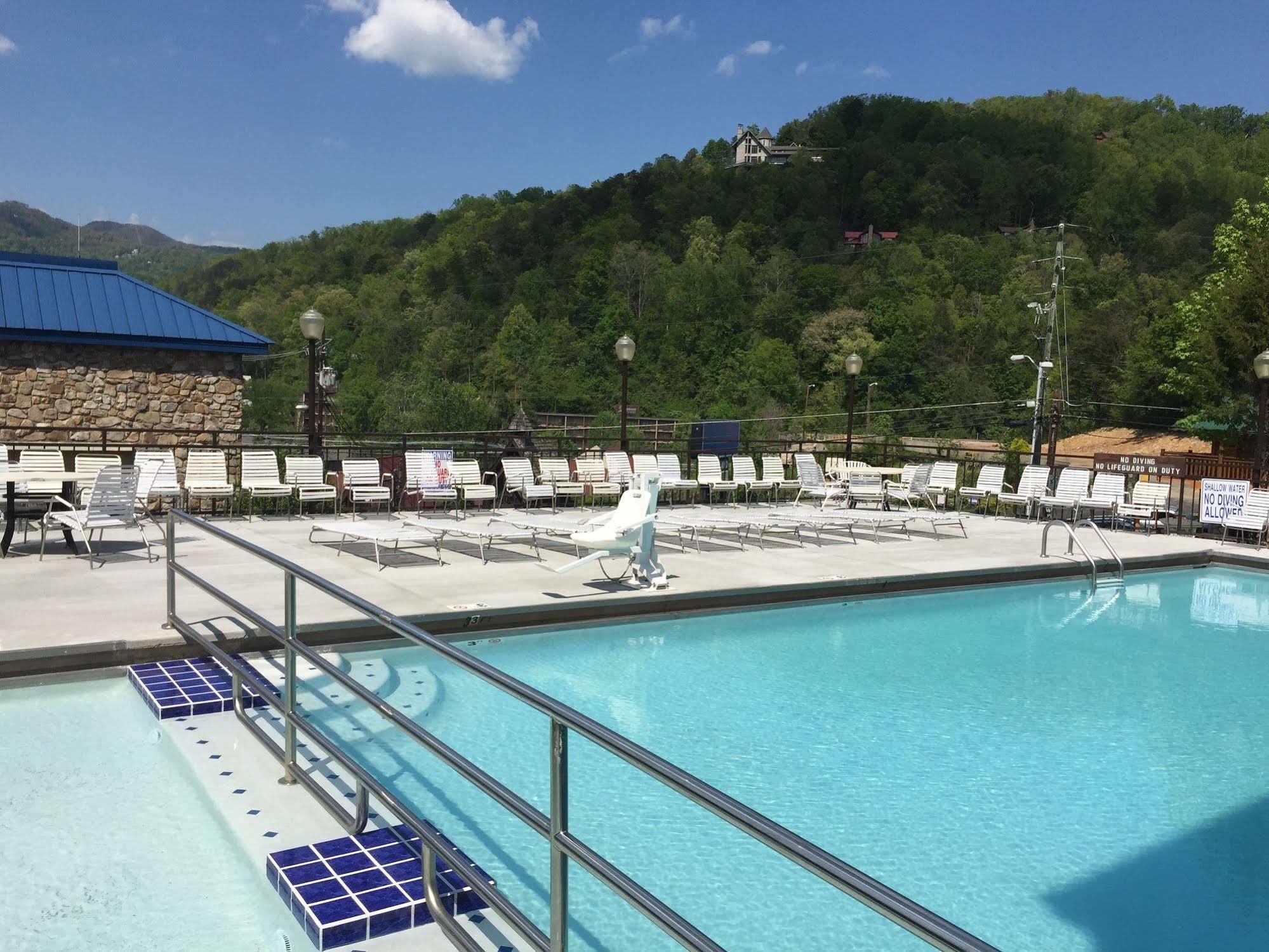 Clarion Pointe Downtown Gatlinburg